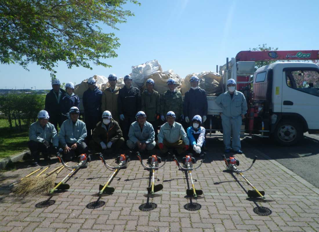 水辺サポーター活動:奥入瀬河川敷草刈り